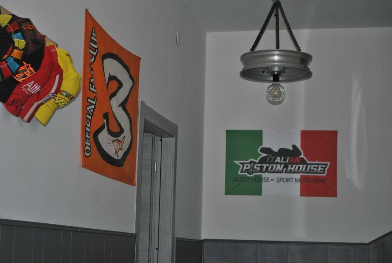MillesimoItalian Piston House Sport Moto Rent住宿加早餐旅馆 外观 照片