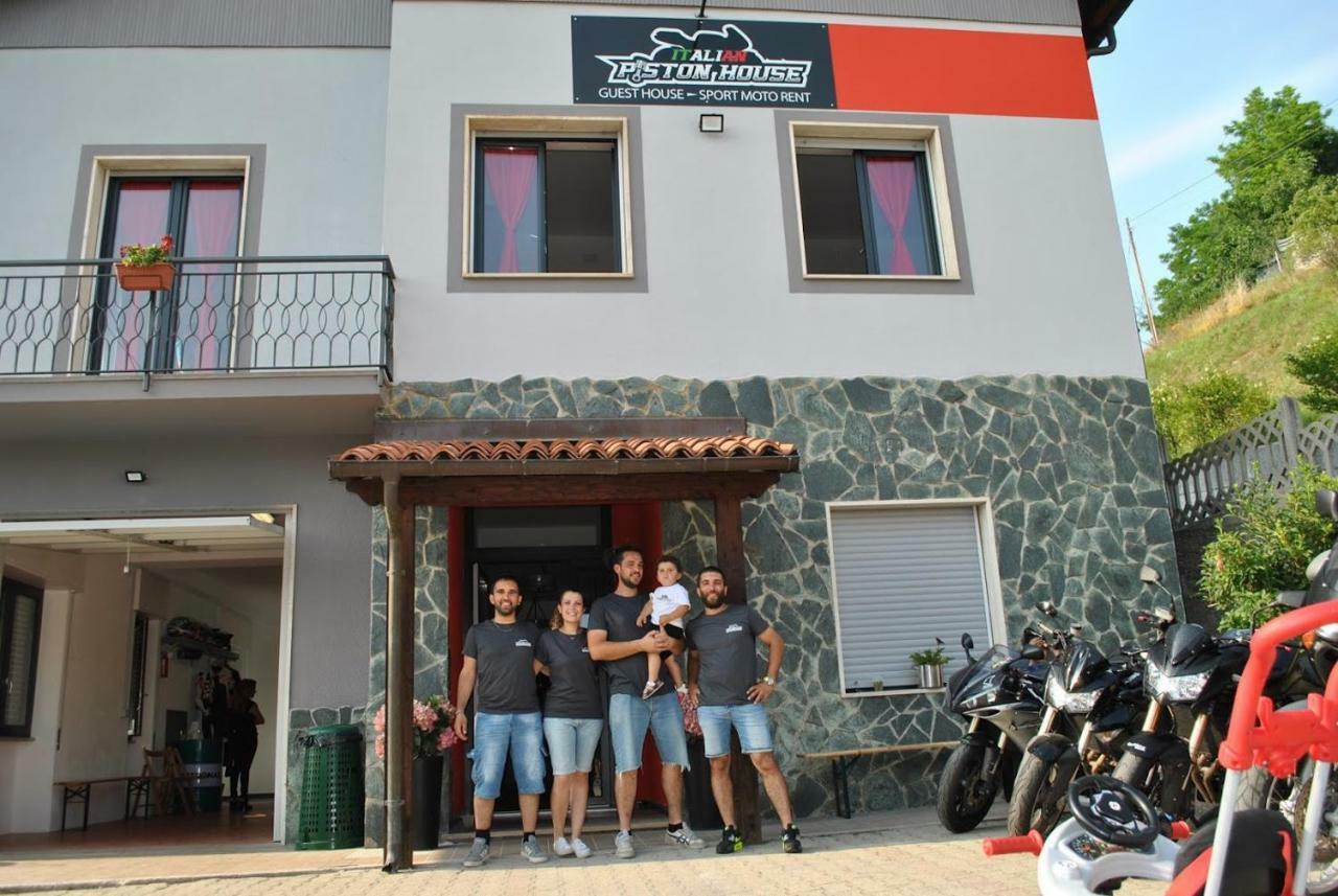 MillesimoItalian Piston House Sport Moto Rent住宿加早餐旅馆 外观 照片