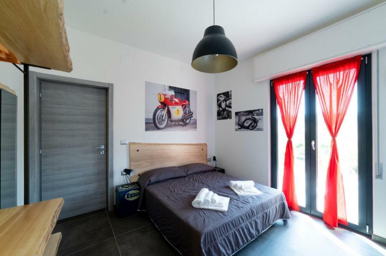 MillesimoItalian Piston House Sport Moto Rent住宿加早餐旅馆 外观 照片