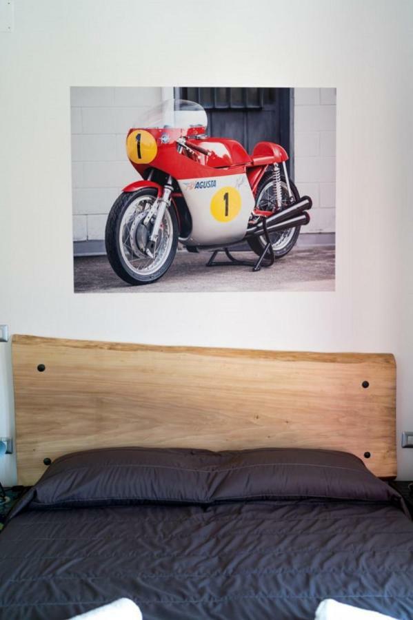 MillesimoItalian Piston House Sport Moto Rent住宿加早餐旅馆 外观 照片
