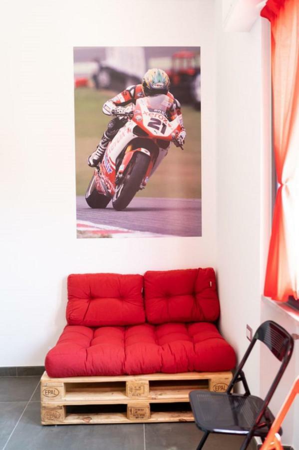 MillesimoItalian Piston House Sport Moto Rent住宿加早餐旅馆 外观 照片