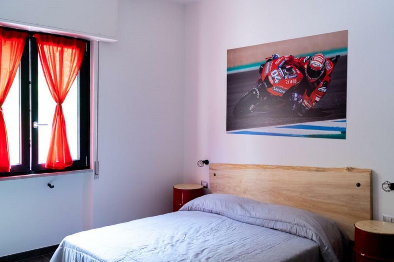 MillesimoItalian Piston House Sport Moto Rent住宿加早餐旅馆 外观 照片