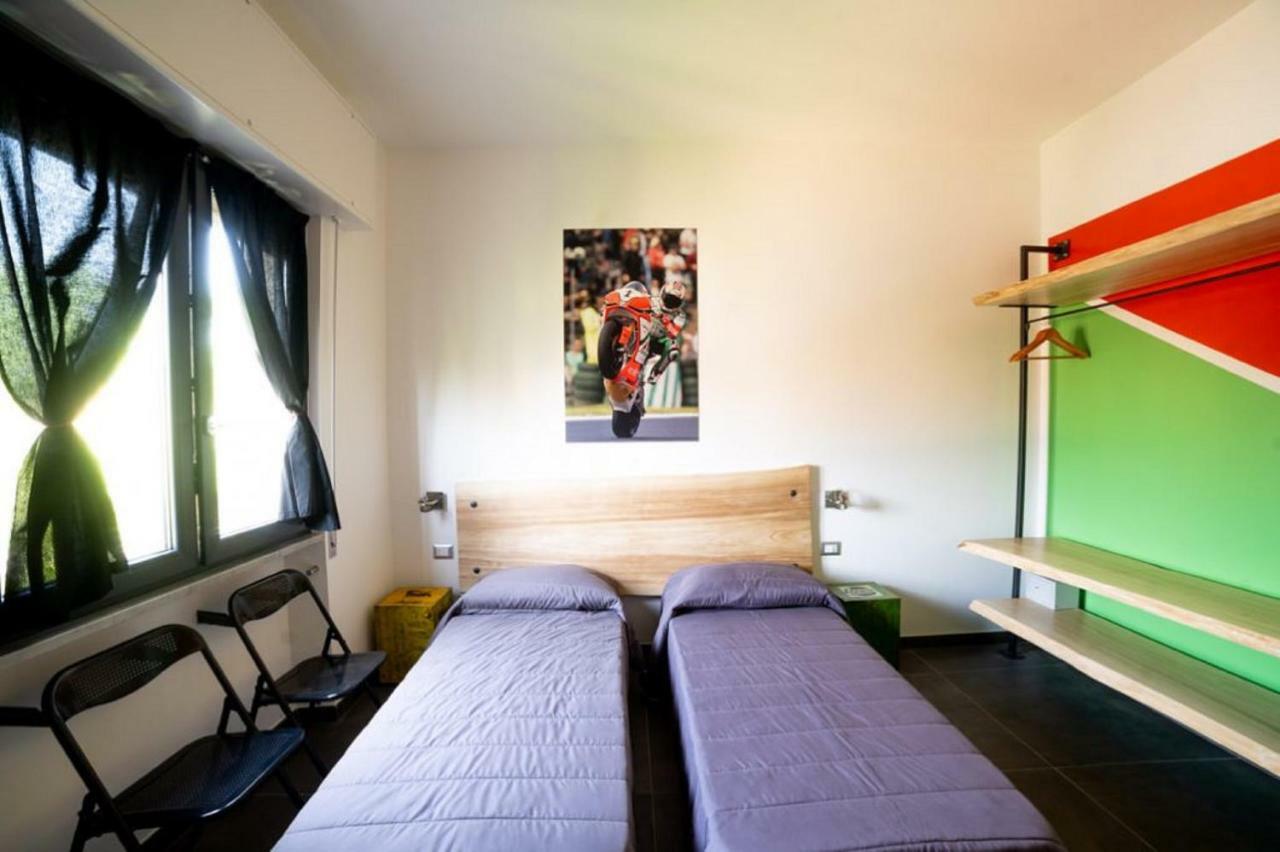 MillesimoItalian Piston House Sport Moto Rent住宿加早餐旅馆 外观 照片