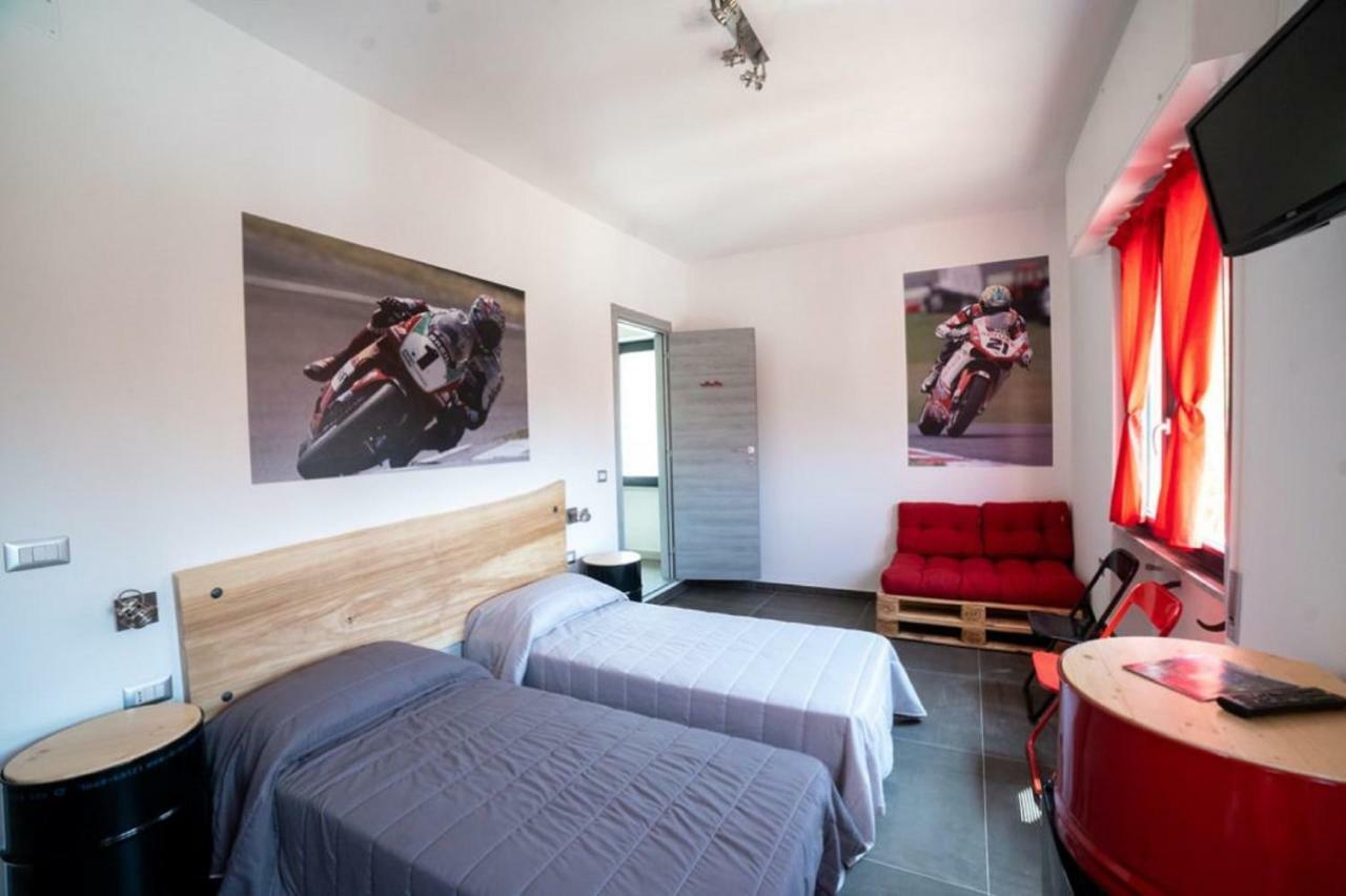MillesimoItalian Piston House Sport Moto Rent住宿加早餐旅馆 外观 照片