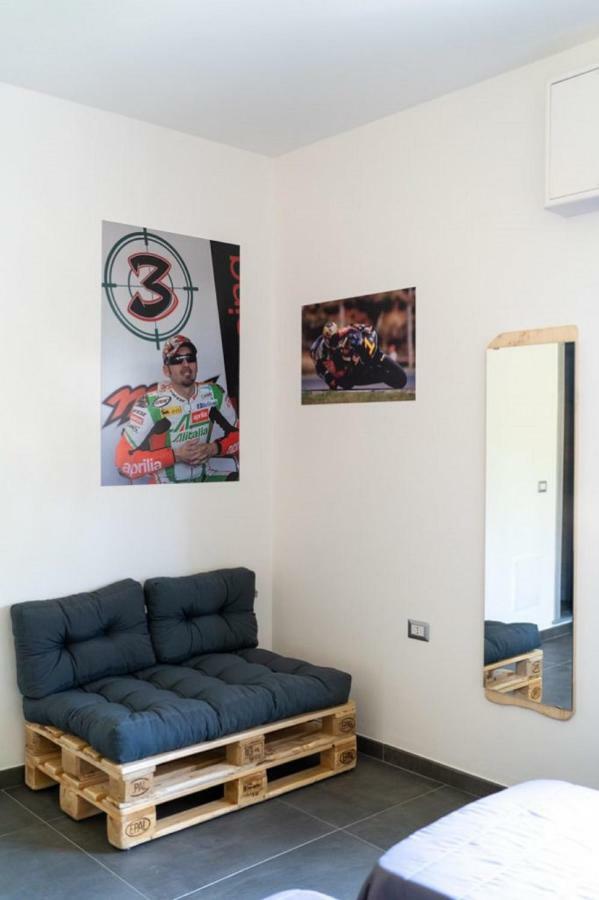 MillesimoItalian Piston House Sport Moto Rent住宿加早餐旅馆 外观 照片
