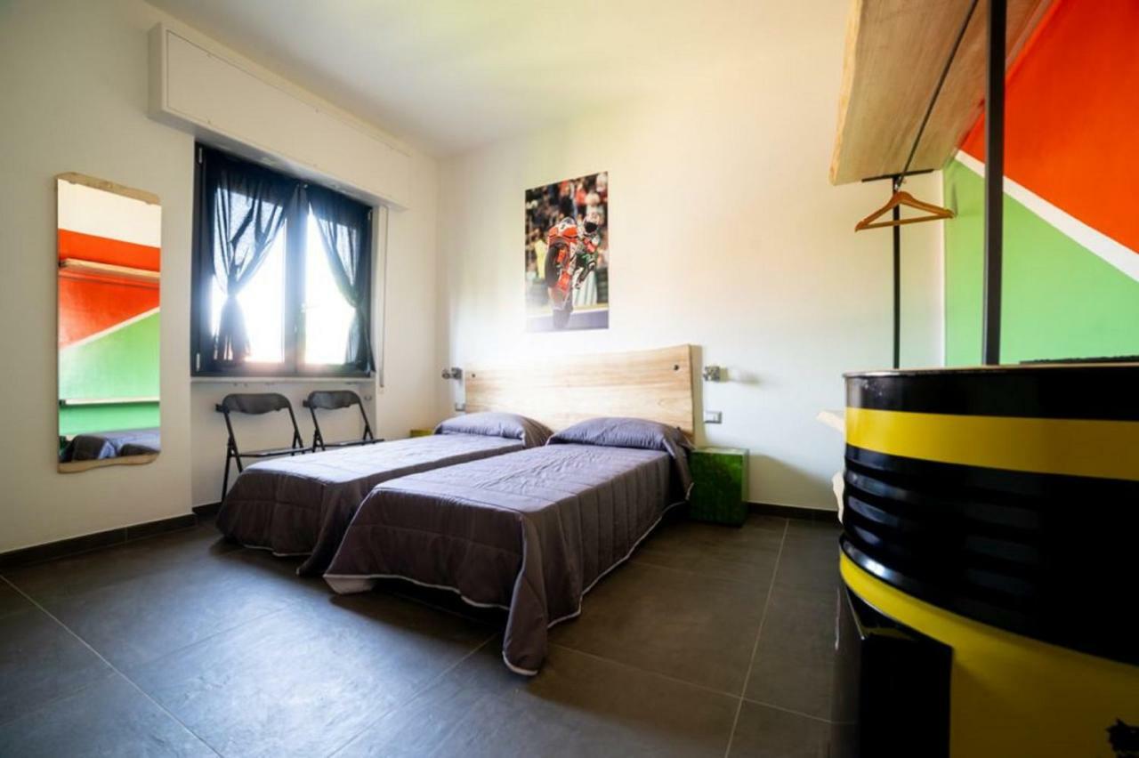 MillesimoItalian Piston House Sport Moto Rent住宿加早餐旅馆 外观 照片
