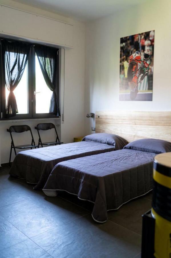 MillesimoItalian Piston House Sport Moto Rent住宿加早餐旅馆 外观 照片